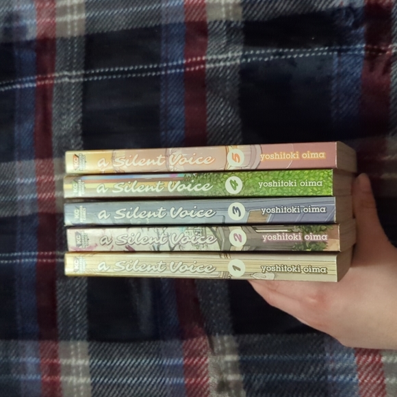 SOLD- A Silent Voice Volumes 1-5 - Picture 4 of 8